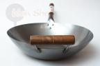 London Wok 35 cm z płaskim dnem i dwoma drewnianymi uchwytami (London Wok)