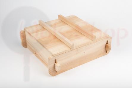 Duży kwadratowy drewniany parowar 24 cm z pokrywką, do podawania potraw